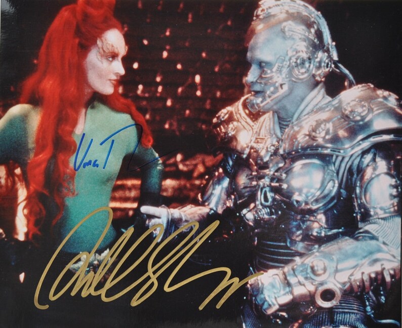 BATMAN AND ROBIN Signed Photo Poster painting x2 Arnold Schwarzenegger, Uma Thurman wcoa