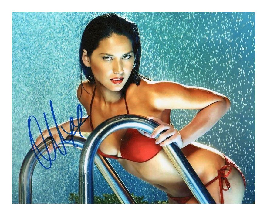 OLIVIS MUNN AUTOGRAPHED SIGNED A4 PP POSTER Photo Poster painting PRINT 5