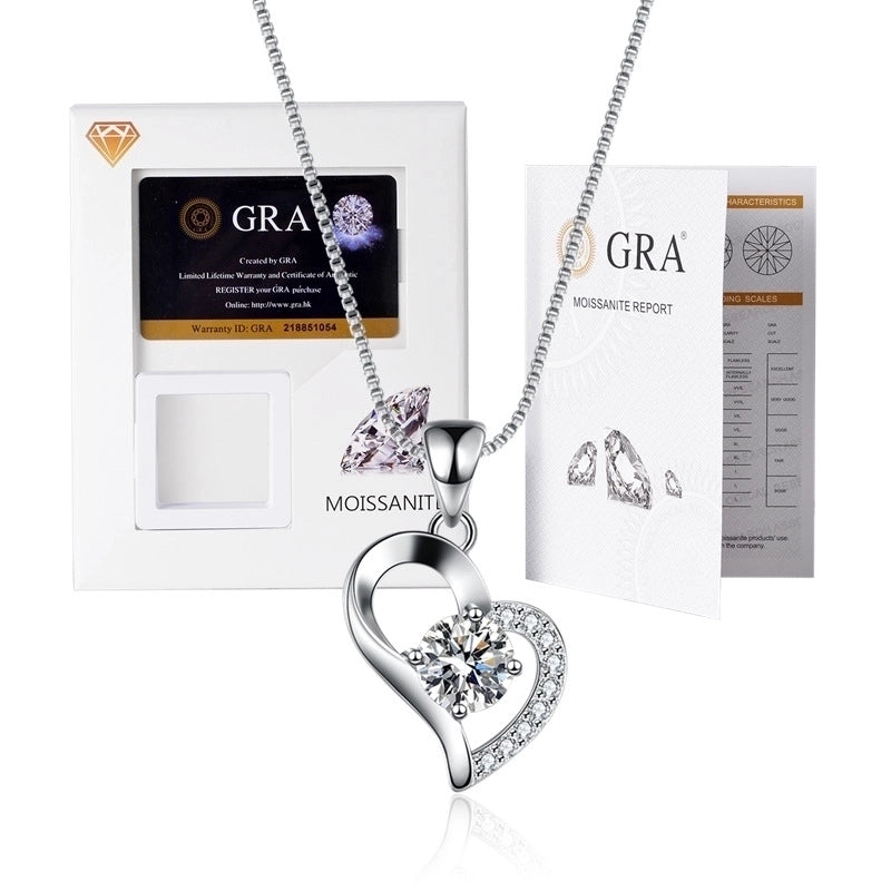 925 Sterling Silver Moissanite Plating Inlay Heart Shape Crown Pendant Necklace