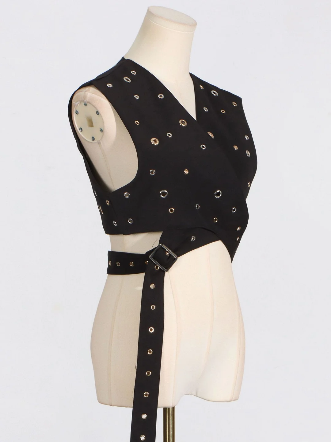 Woherb Woherb Trend Wind Sleeveless Jacket 2024 Summer New Personality Handmade Rivets Splicing Design Sense Vest Female-Outfit Ideas