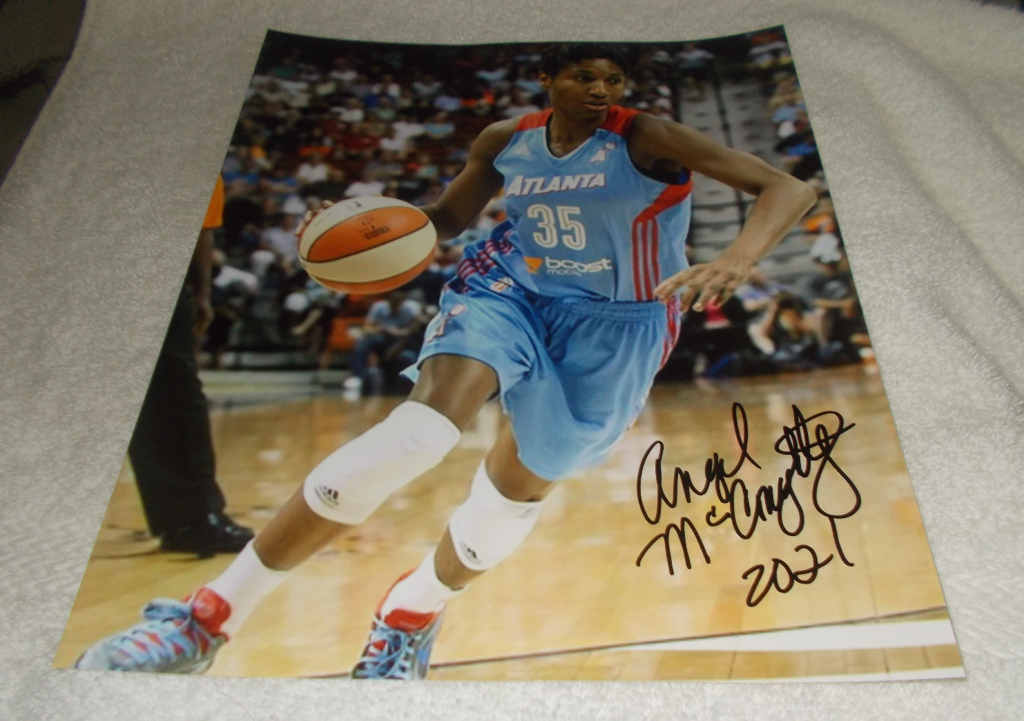 ANGEL McCOUGHTRY ATLANTA DREAM SIGNED AUTOGRAPHED 8X10 Photo Poster painting COA WNBA