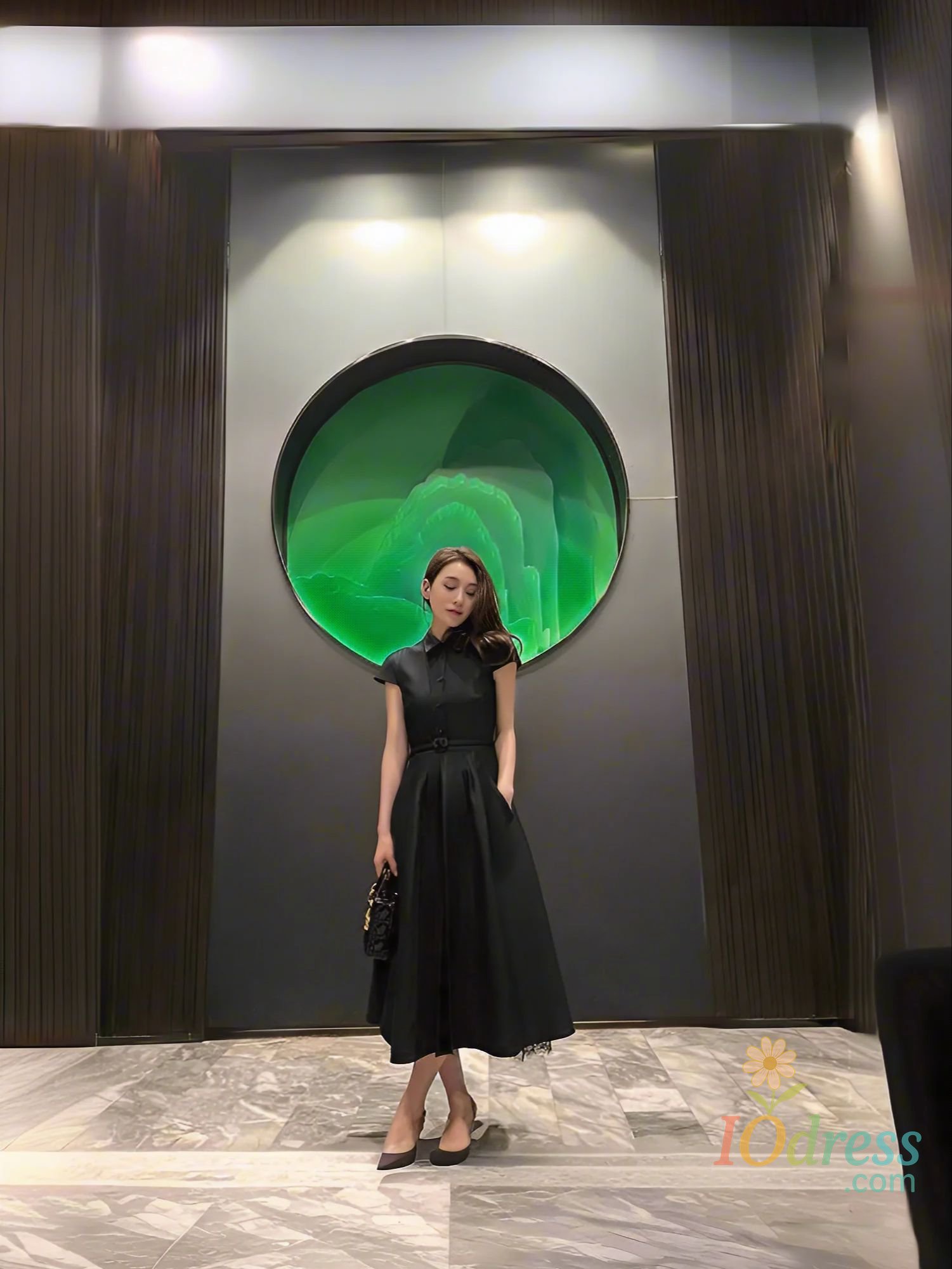 IO Dress Ladies fashion French dress, Hepburn commuter dress, solid color short-sleeved umbrella dress, black short-sleeved shirtdress