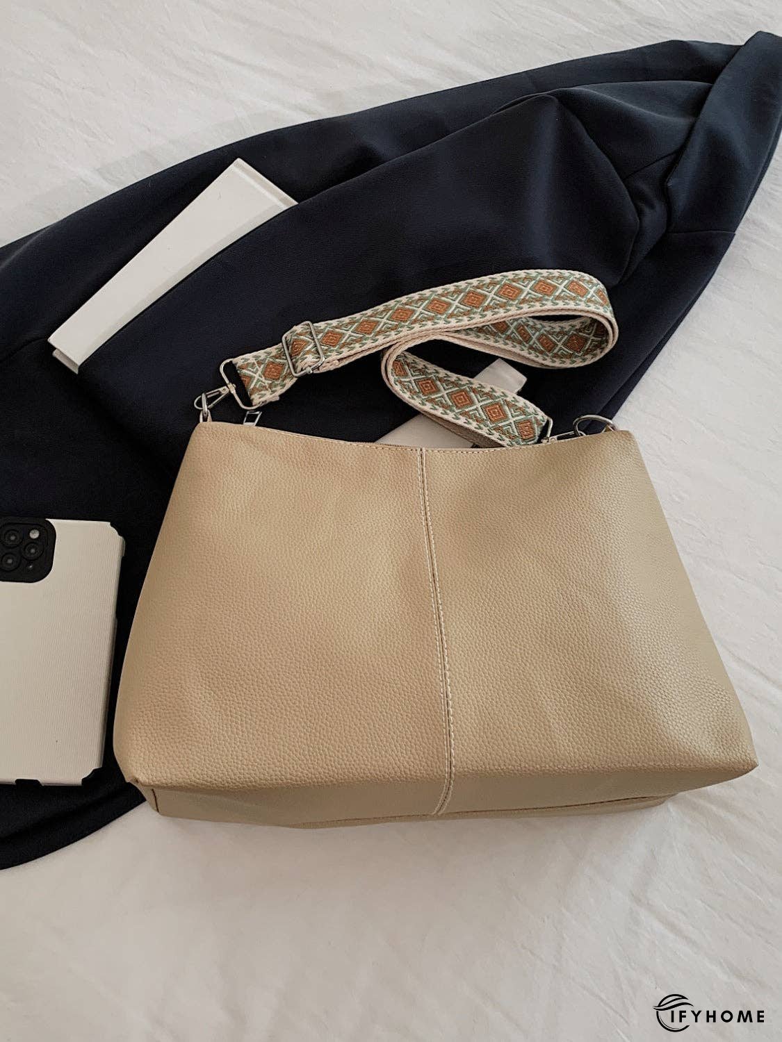 PU Leather Geometric Pattern Strap Shoulder Bag | IFYHOME