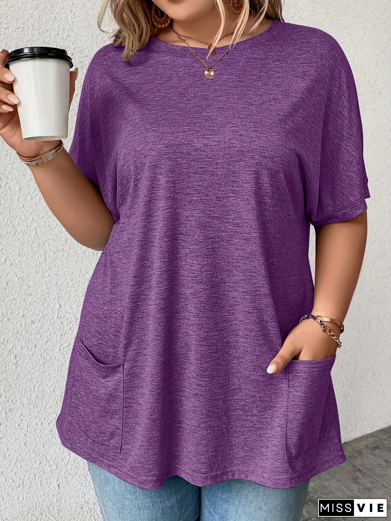 Plus Size Short Sleeve T-Shirt With Pockets, Casual Round Neck T-Shirt, Women's Plus Size Clothing.