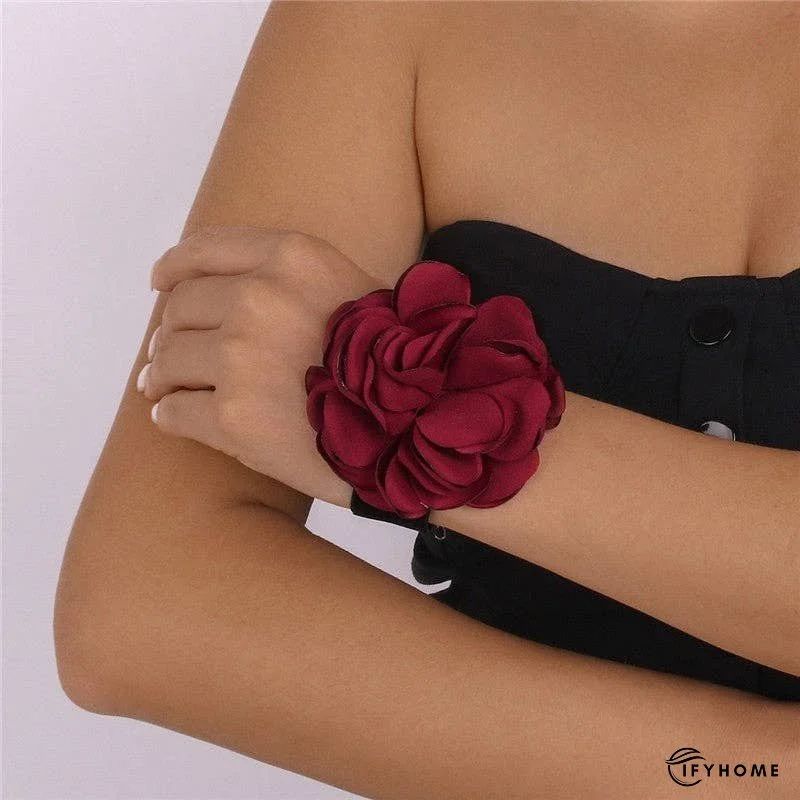 Elegant Rose Velvet Bracelet For Romantic Style | IFYHOME