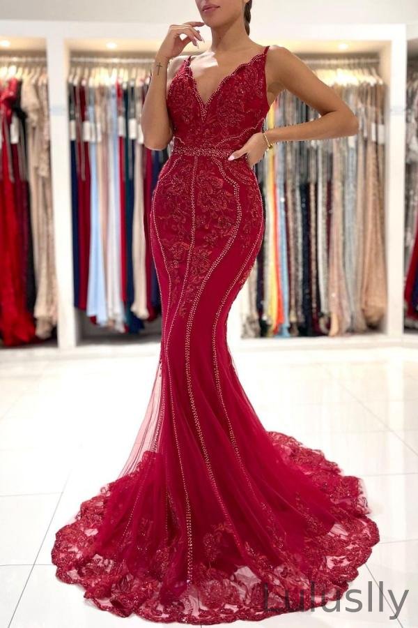 Luluslly V-Neck Sleeveless Red Prom Dress Mermaid Long Lace Appliques