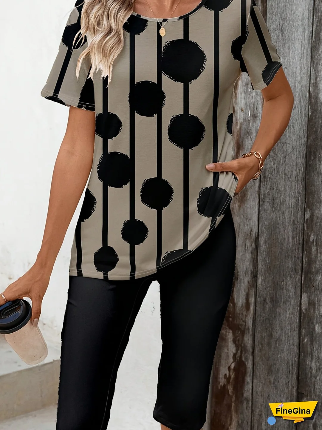 Women‘s Casual Two-Piece Shorts and Top Set with Geometric Black and Beige Pattern - Lightweight Polyester Blend, Perfect for Summer Vacation, Vacation Attire|Geometric Print Top|Lightweight Fabric