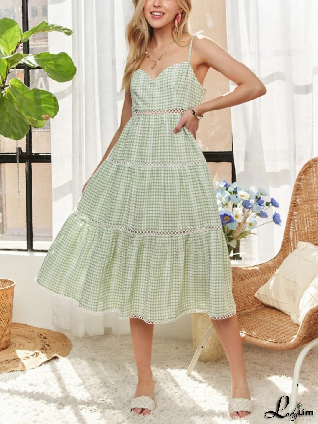 Womens Casual Summer Midi Dress Sweet Cottage Core Gingham Check Pattern Tiered Lace Trim Detail Spaghetti Strap A Line Sundress Green White Plaid Prairie Style Sleeveless Square Neck Spring Beach Holiday Vacation