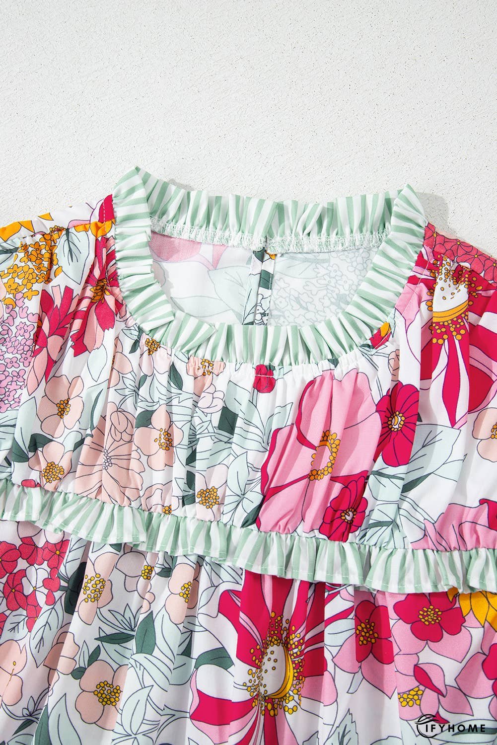 Floral Print Contrast Ruffle Trim Short Sleeve Blouse | IFYHOME