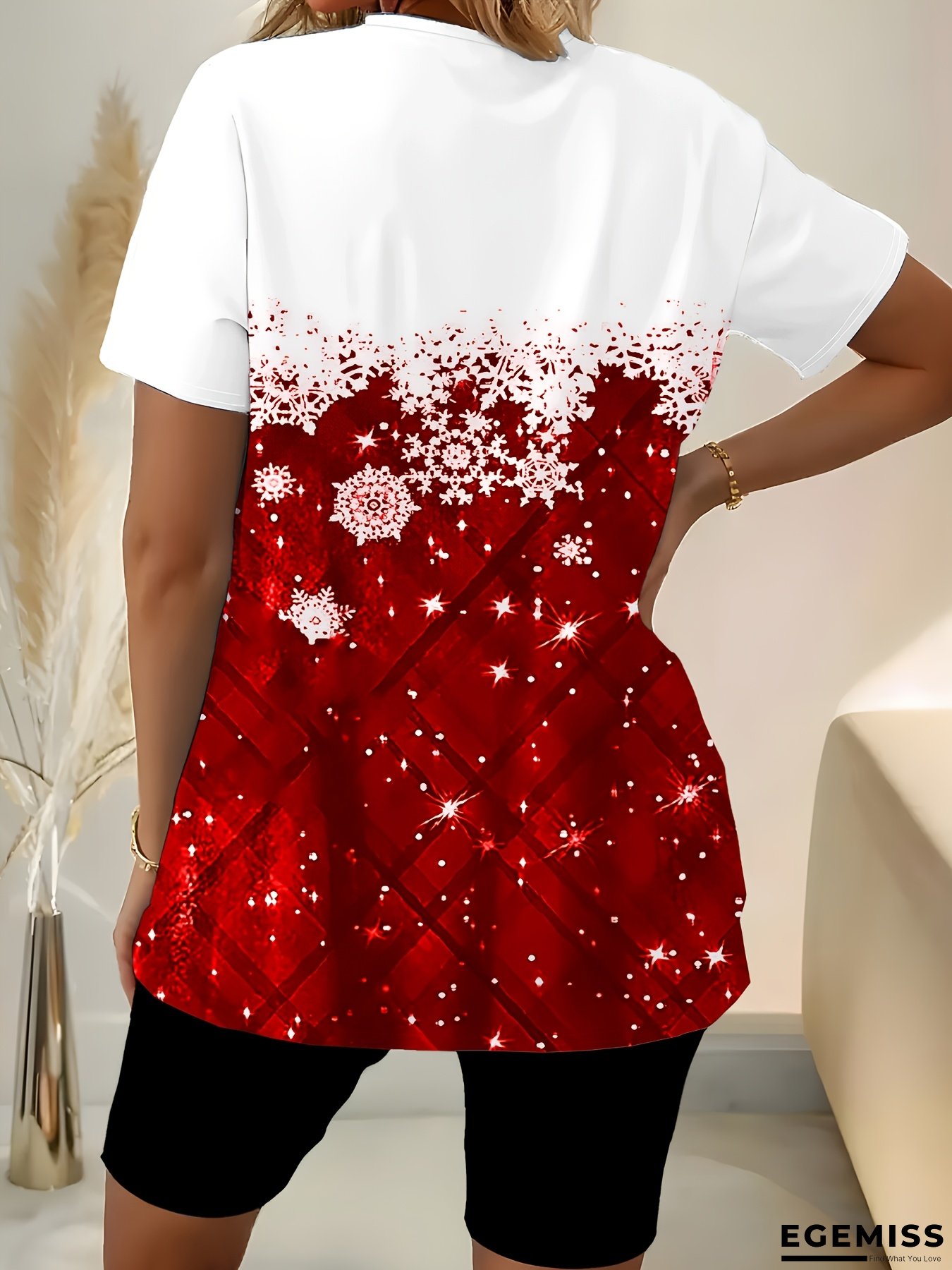 Women&lsquo;s Plus Size Short Sleeve Crew Neck Top - Side Slit with Tight Shorts Set, Red Plaid Snowflake Print, Hem Red Plaid and Sequin Decoration, Beautiful Fashion, Snowflake Embellishments, Winter Atmosphere | EGEMISS