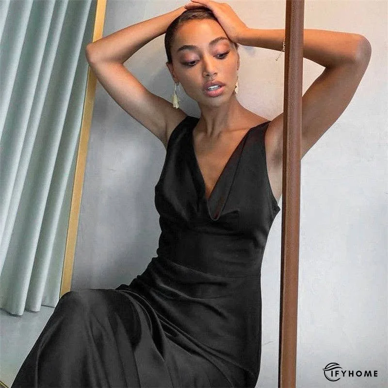 Stylish Black Sleeveless Backless Gowns Long Dresses | IFYHOME