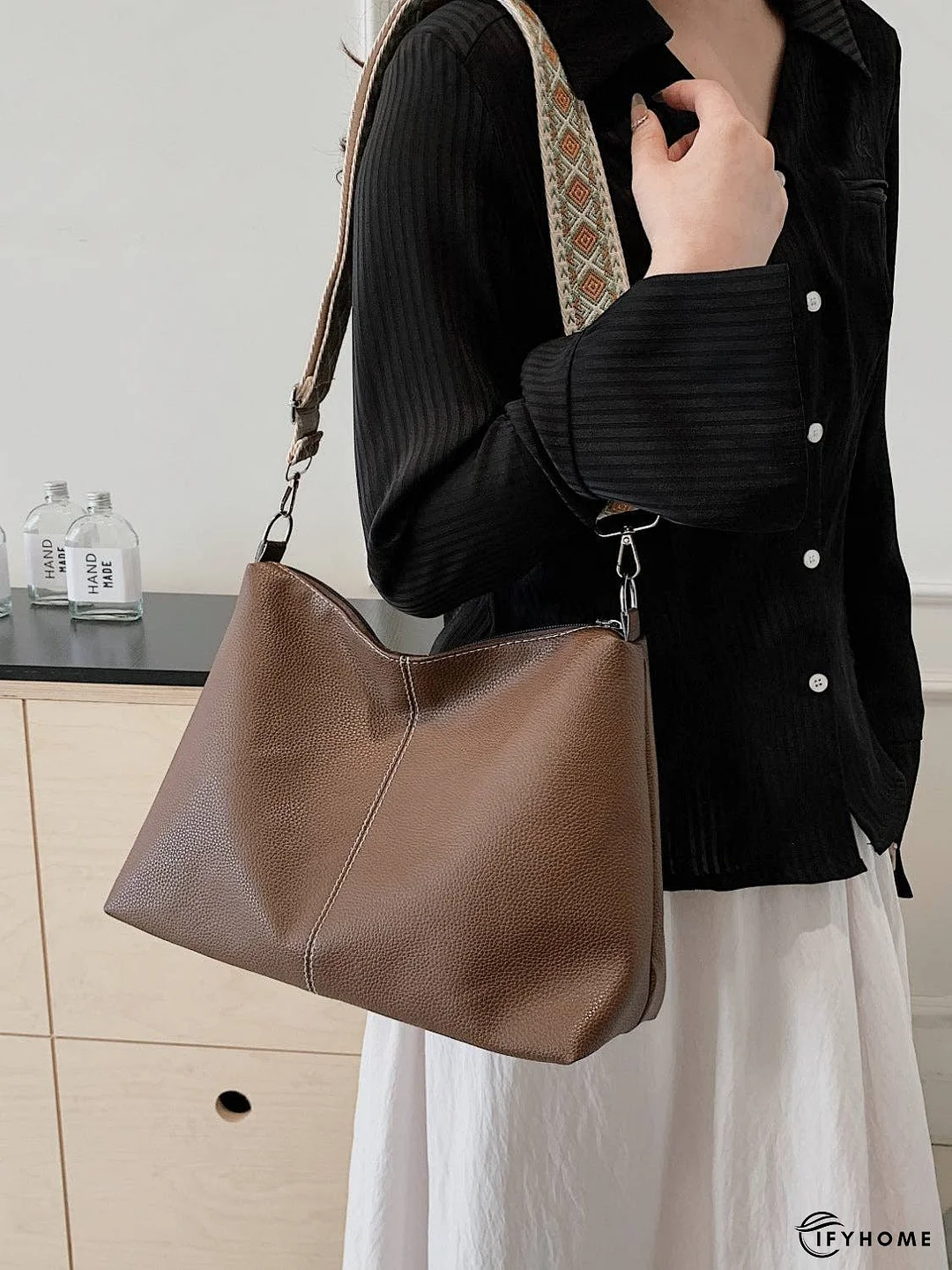 PU Leather Geometric Pattern Strap Shoulder Bag | IFYHOME