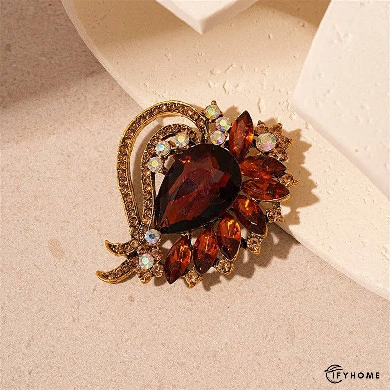 Luxury Animal Pearl Brooch With Rhinestone Embellishments | IFYHOME