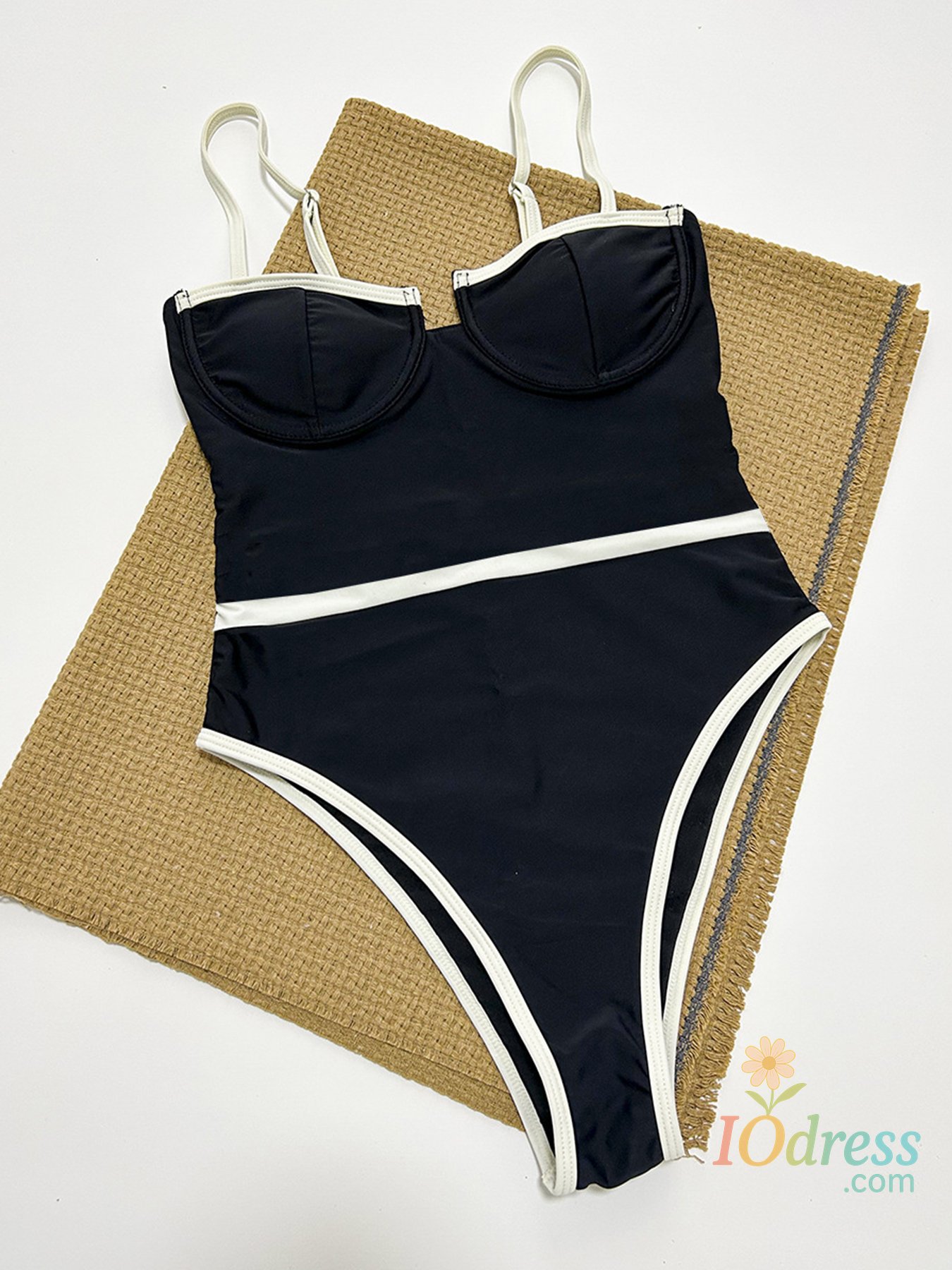 IO Dress 2024 New Black And White Contrast Color One Piece Swimsuit For Women Push Up Swimwear Bodysuit Monokini Bathing Suit Beachwear