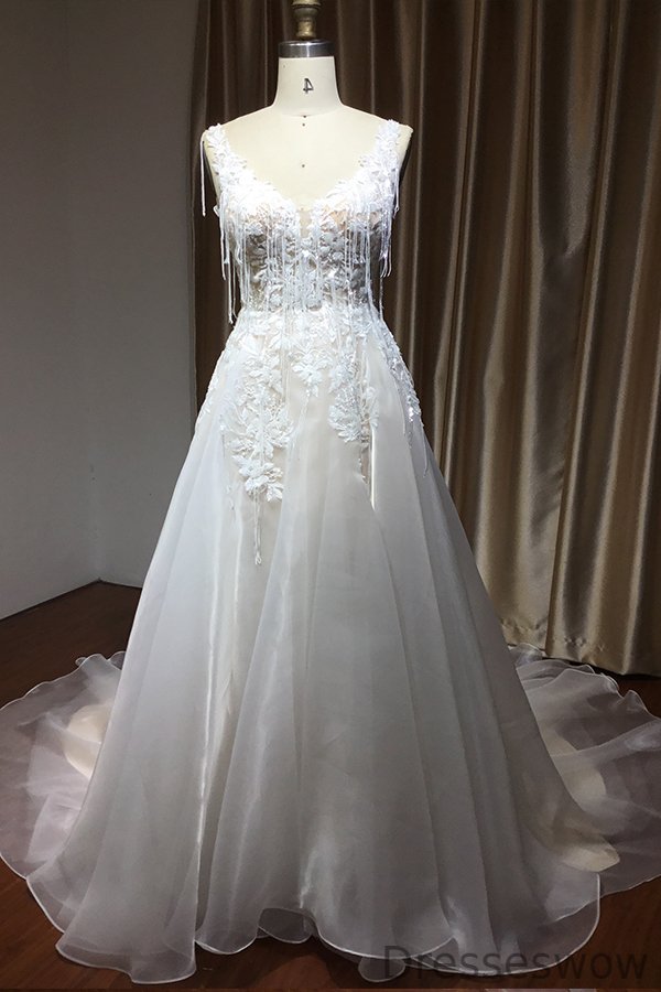 Dresseswow V-Neck Straps Backless Wedding Dress With Appliques