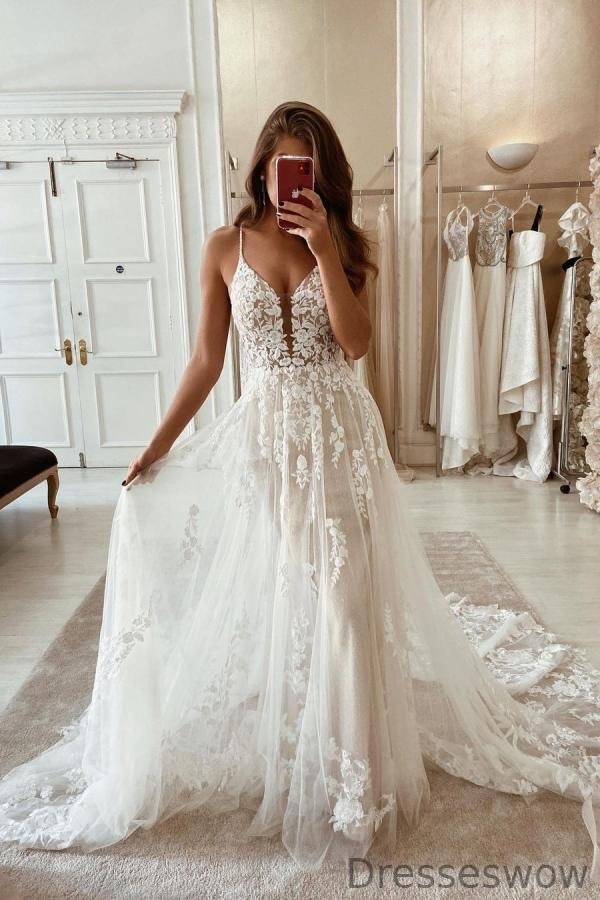 Dresseswow Glamorous Spaghetti-Straps V-Neck Backless Train Wedding Dress Lace Appliques