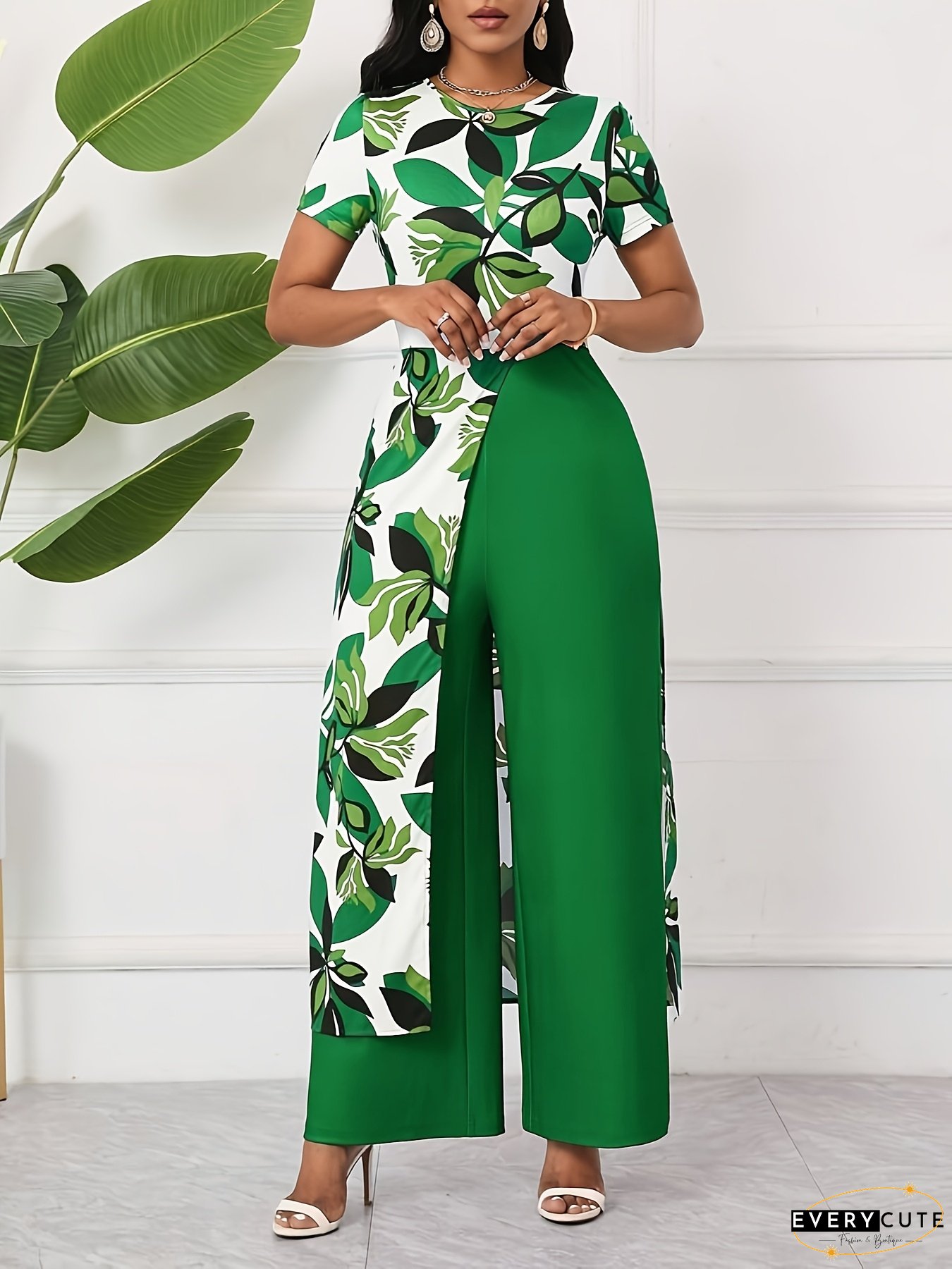 Elegant Floral Print Jumpsuit with Zipper Detail - Sleeveless, Short, Blue & White, Perfect for Spring/Summer Parties, Festivals, and Casual Attire, Casual Attire|Floral Print Jumpsuit|Zipper Detail