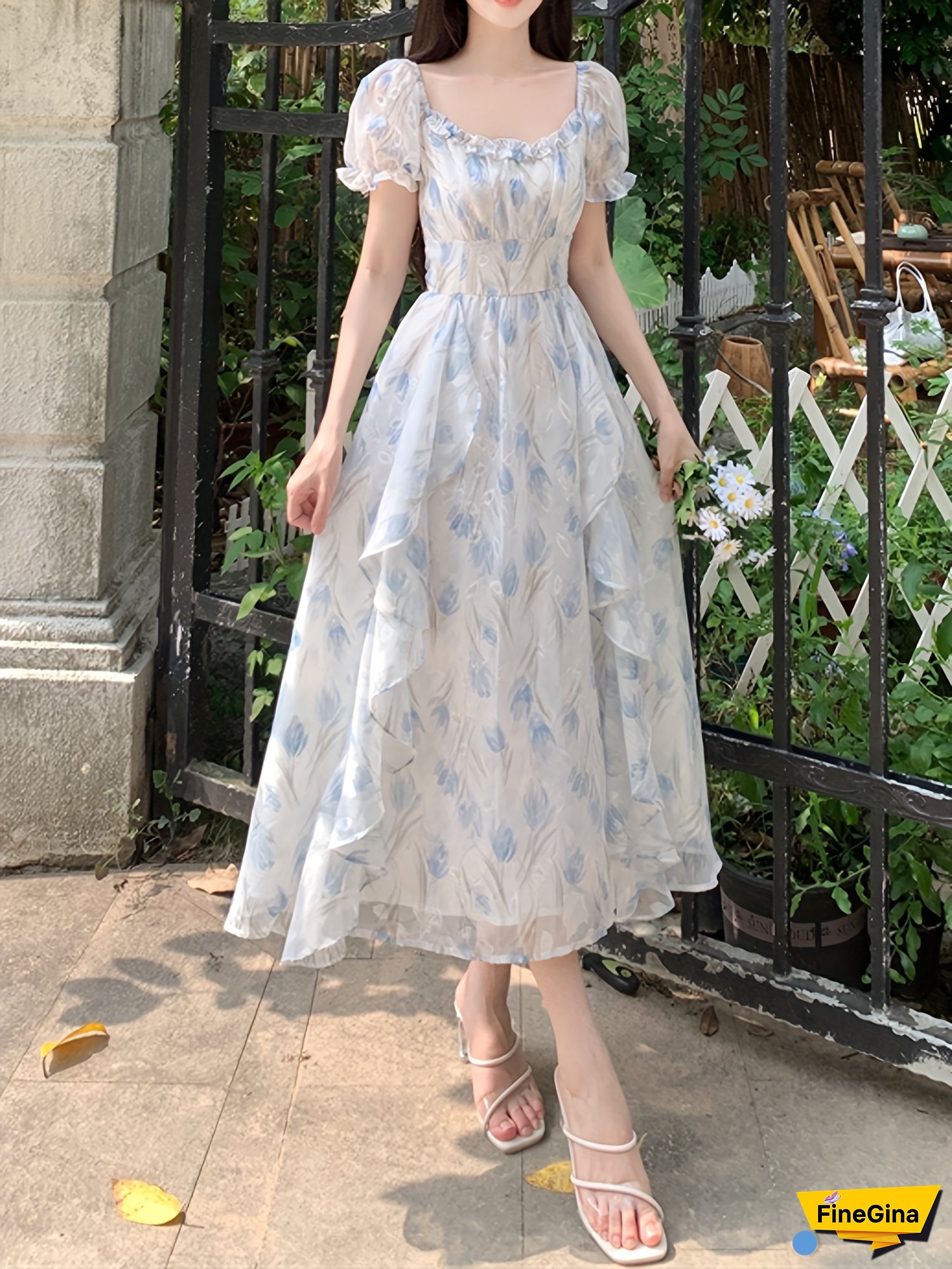 Summer Dress For Women Featuring A Romantic Floral Design, With A Sweetheart Neckline And A Fitted Waist That Enhances A Slim Silhouette, Perfect For An Elegant And Graceful Look.