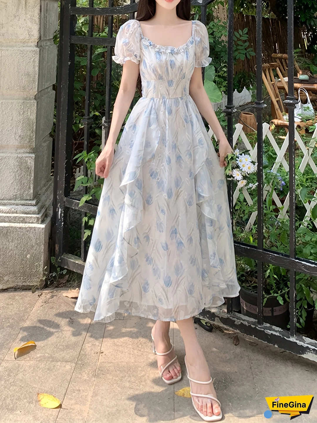 Summer Dress For Women Featuring A Romantic Floral Design, With A Sweetheart Neckline And A Fitted Waist That Enhances A Slim Silhouette, Perfect For An Elegant And Graceful Look.