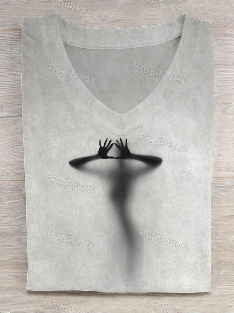 Pupiloves Pupiloves  Girl Lying on The Glass V-neck T-shirt