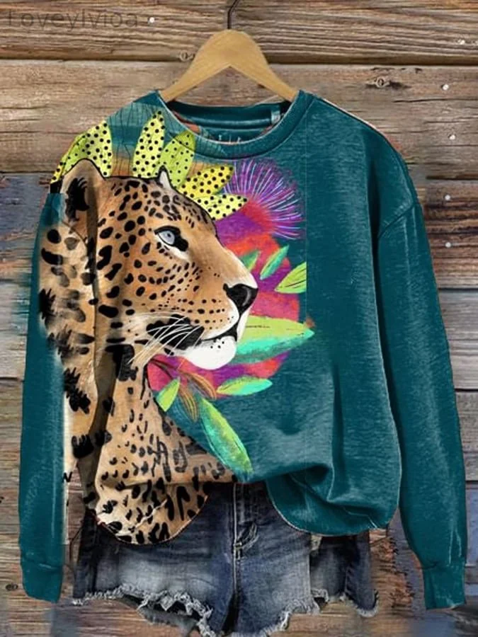Women's Animal Print Long Sleeve Crewneck Sweatshirt