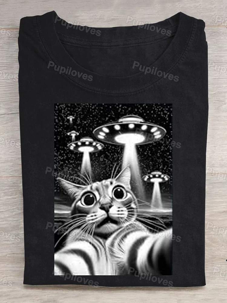 Pupiloves Pupiloves  Funny Invasion Meme Retro Alien Cat UFO Selfie Print Casual T-shirt