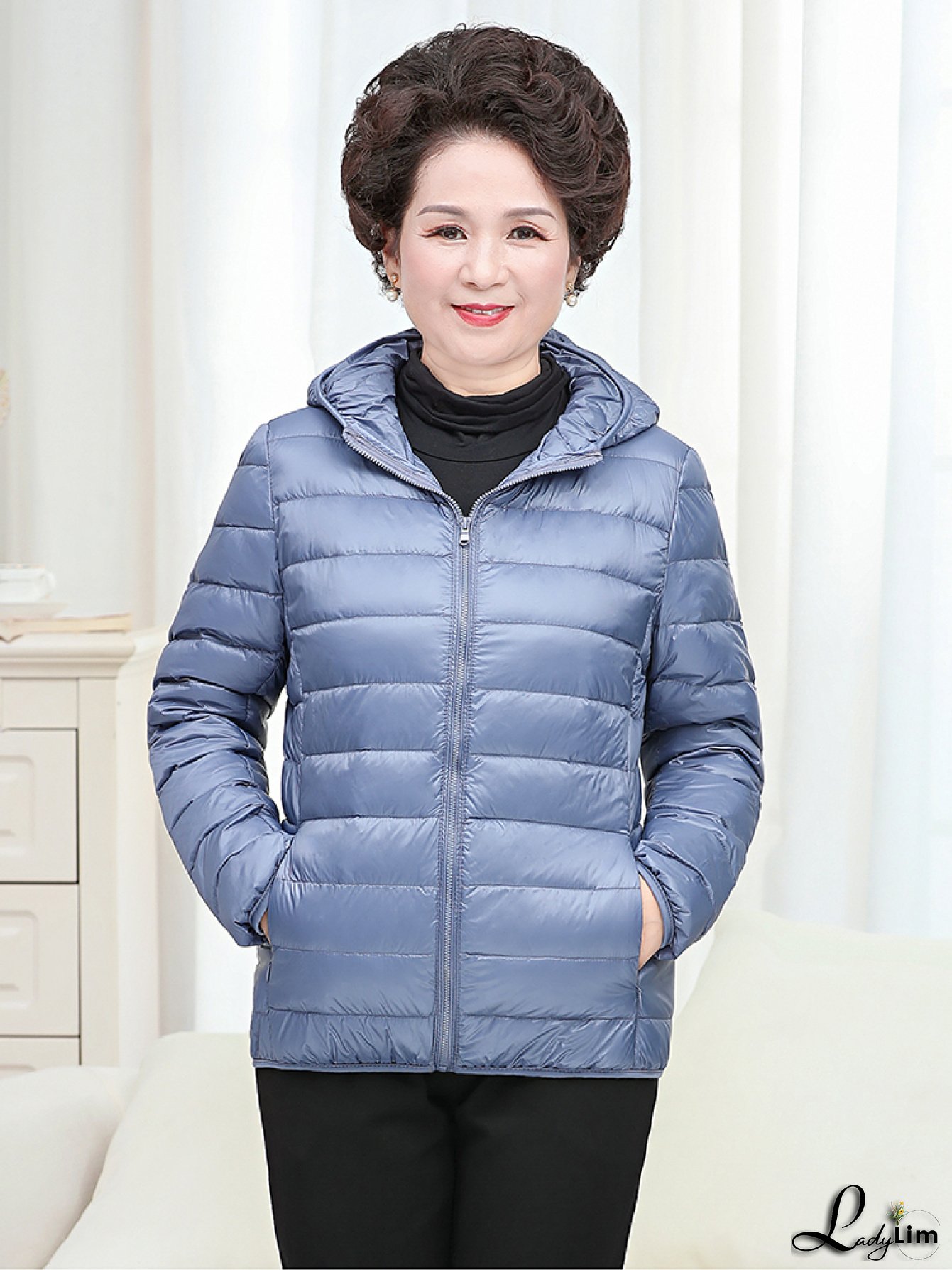 Plus Size, Lightweight Down Jacket for Middle-aged and Elderly Women, Plus Size, Ultra-lightweight, Short Coat for Plus-size Moms 220.46LB, Seasonal Fashion, Everyday Jacket, Classic Style, Comfortable Fit, Ultrasoft Fabric, Warm Jacket, Women’S