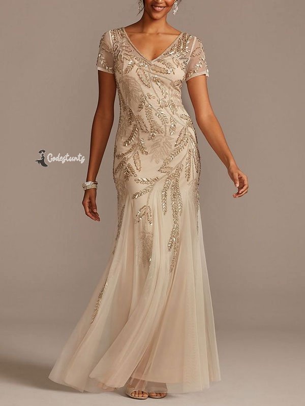 Graceful and elegant wedding ladies' dress