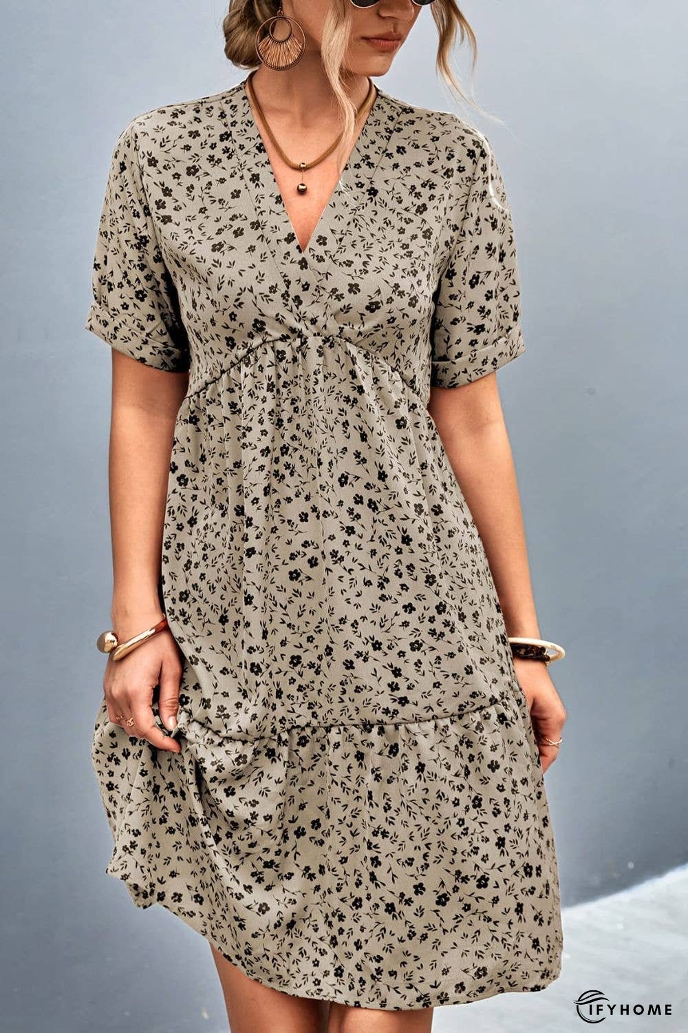 Ditsy Floral Empire Waist Plunge Short Sleeve Dress | IFYHOME