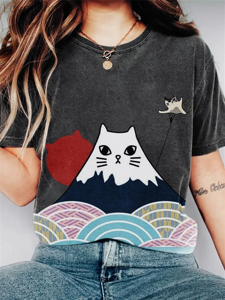 White Cat & Mount Fuji Vintage T Shirt