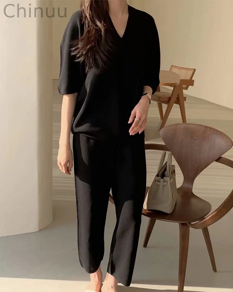 Solid Color Loose V-Neck Half-Sleeve Knit Set