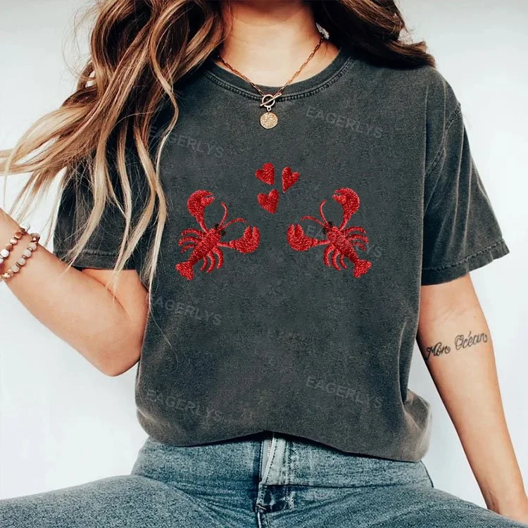 Eagerlys Lobsters In Love Embroidered T-shirt Eagerlys