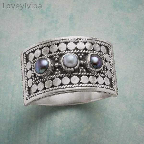 🎁Three-Stone Pearl Carved Geometric Ring