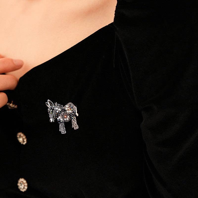 Luxury Animal Pearl Brooch With Rhinestone Embellishments | IFYHOME