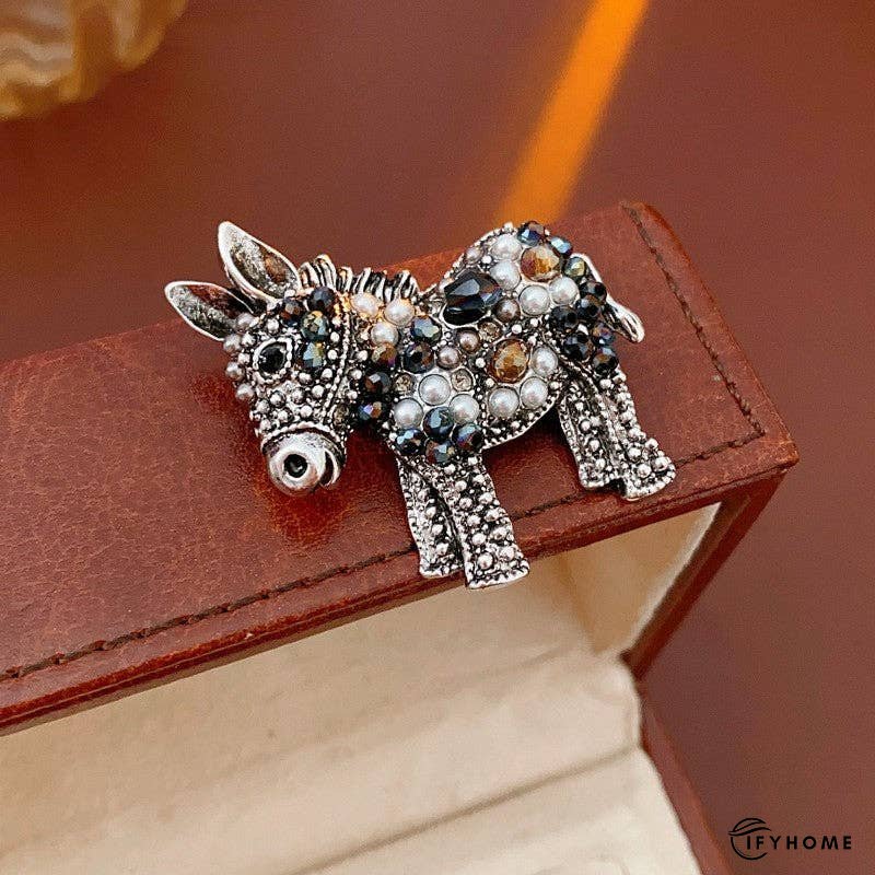 Luxury Animal Pearl Brooch With Rhinestone Embellishments | IFYHOME