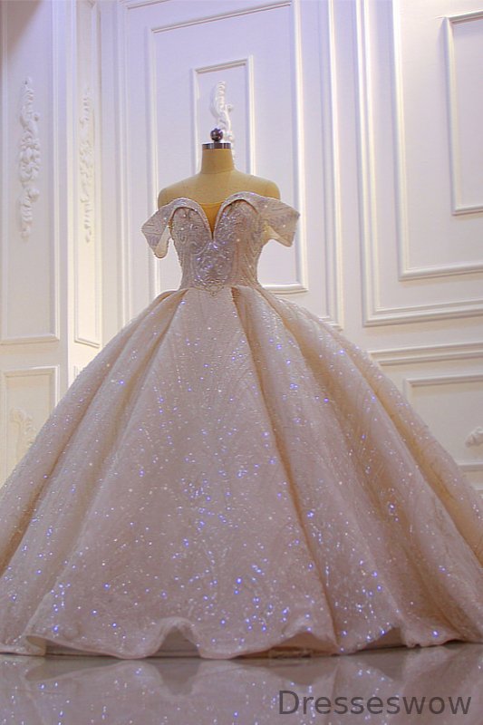 Dresseswow Off-the-Shoulder Ruffles Ball Gown Wedding Dresses With Sequins Beading