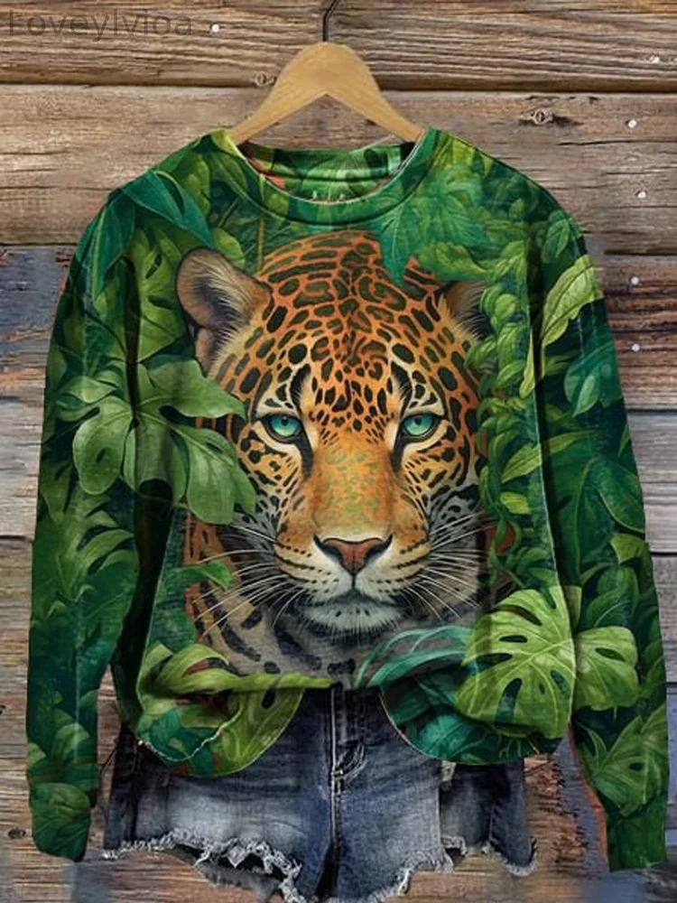 Women's Crew Neck Tiger Art Print Sweatshirt