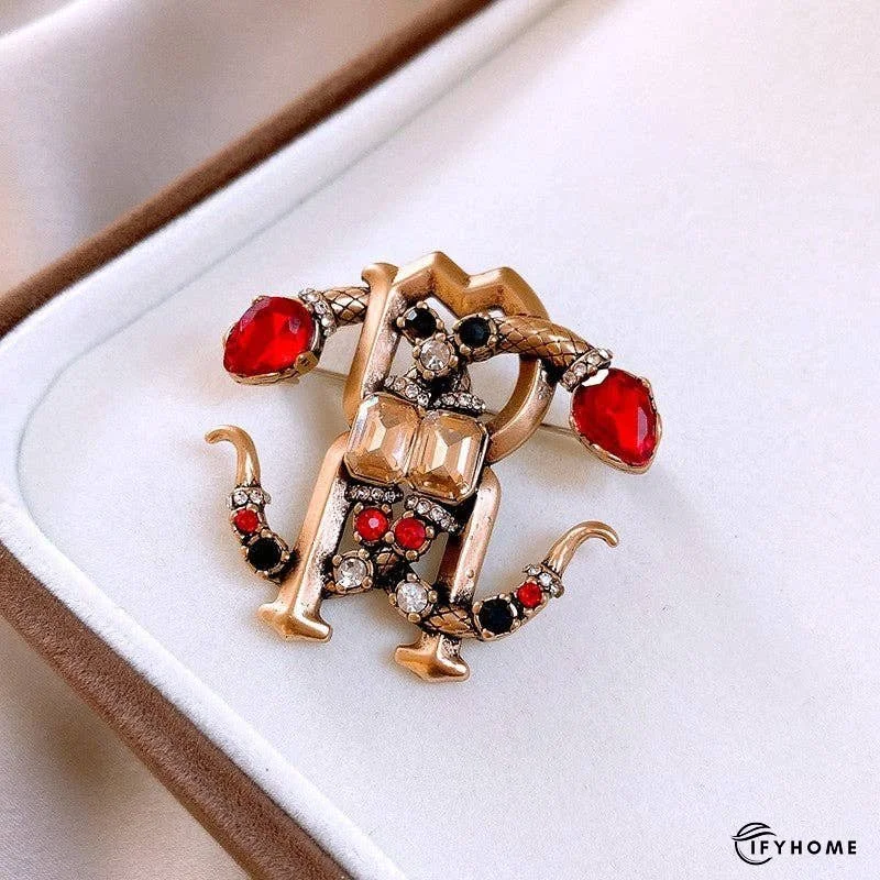 Luxury Animal Pearl Brooch With Rhinestone Embellishments | IFYHOME