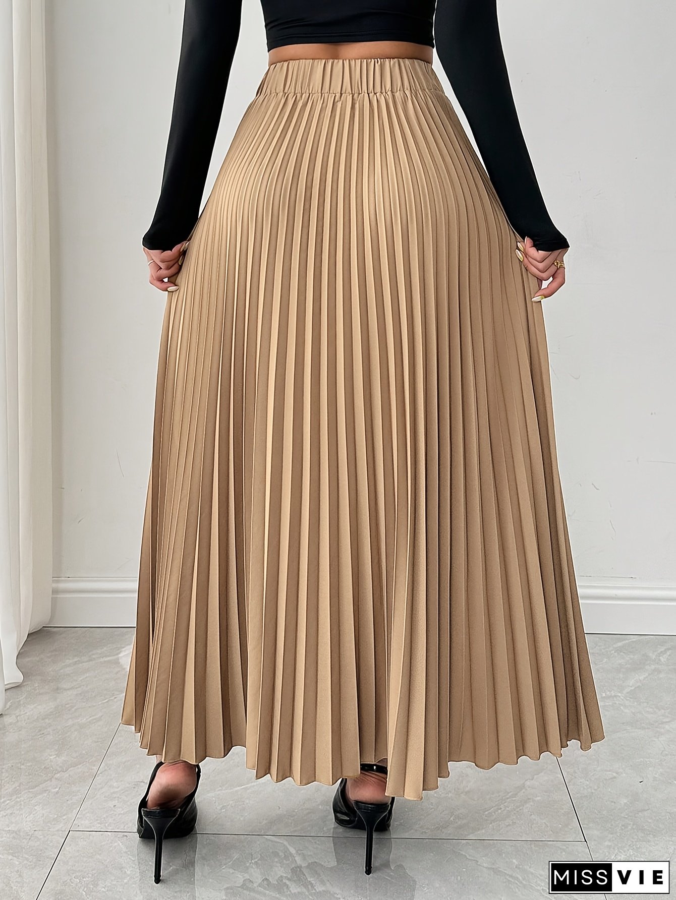 Women&lsquo;s Elegant Pleated Long Skirt with Metallic Chain Detail, Polyester and Spandex Blend, 95% Polyester 5% Spandex, Woven Fabric, 120g/m&sup2;, Solid Color, for Spring/Summer/Fall Season