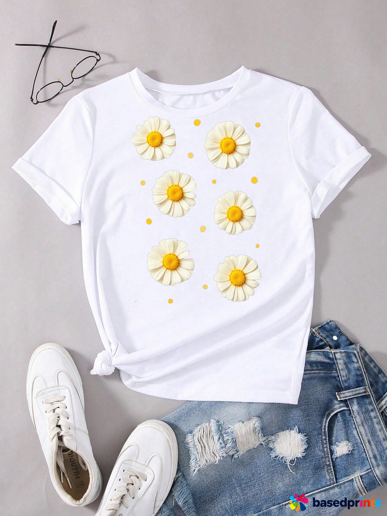 White Daisy Print T-Shirt Casual Tee