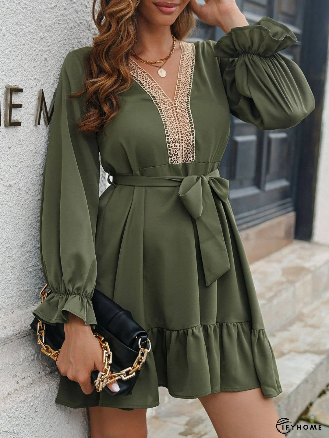 Contrast Ruffle Hem V-Neck Dress | IFYHOME