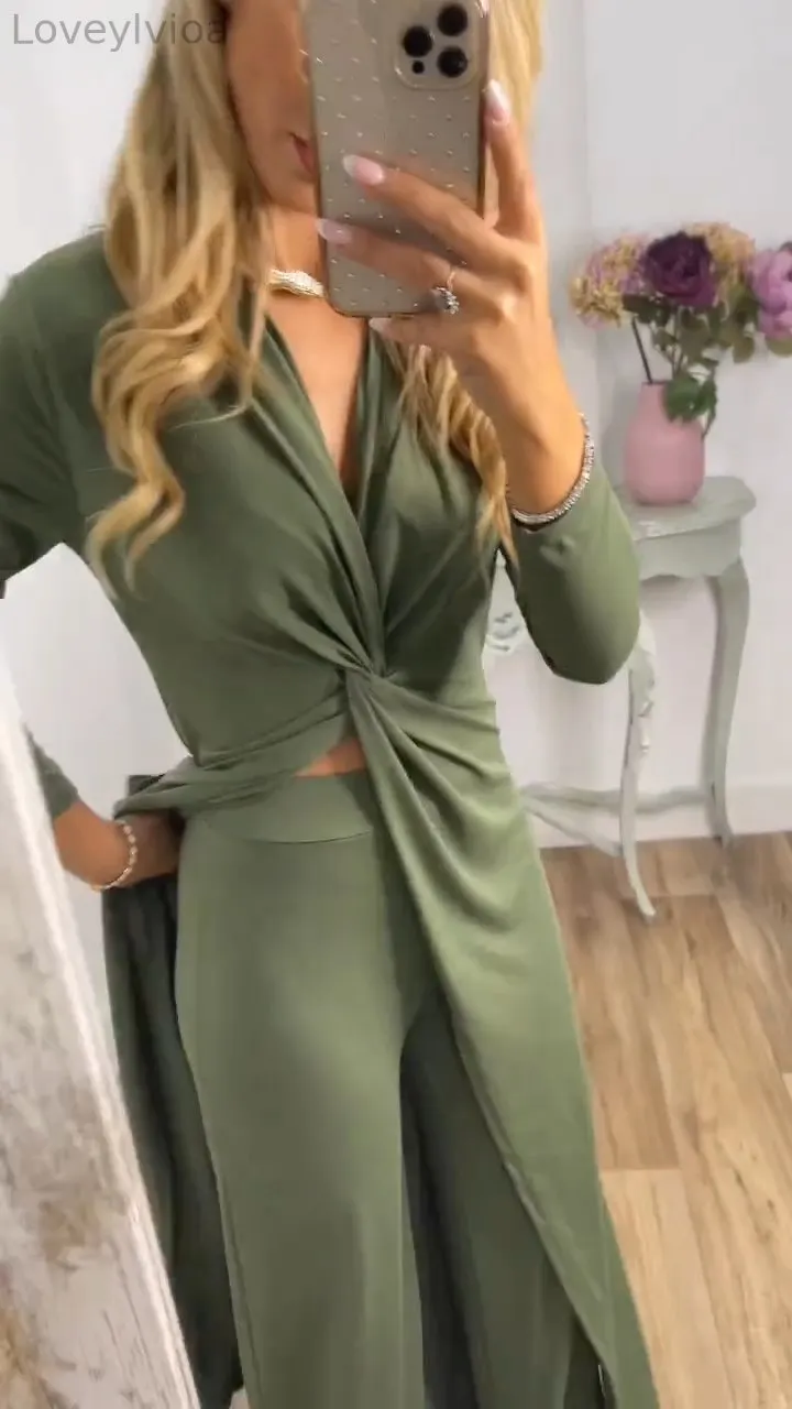 Two-piece Suit with Fashionable Top and Solid Color Tights