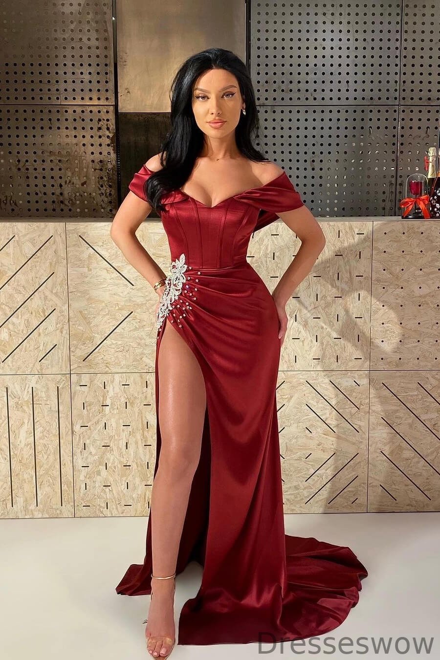Dresseswow Burgundy Off-the-Shoulder Sleeveless Mermaid Graduation Dress With High Split Beadings