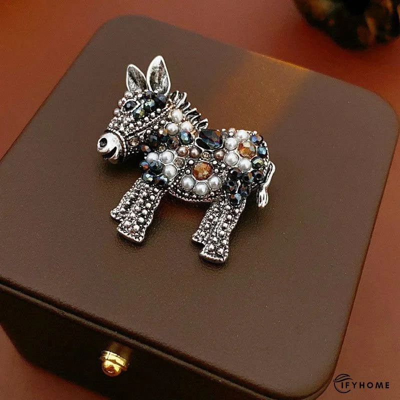 Luxury Animal Pearl Brooch With Rhinestone Embellishments | IFYHOME