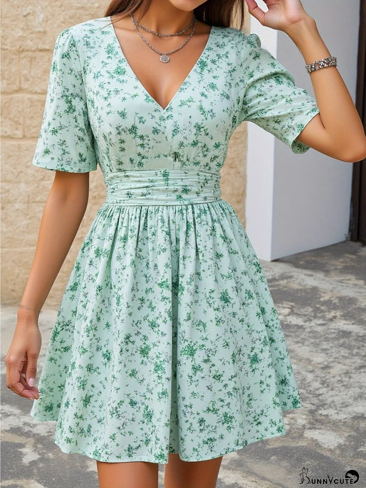 Women's Elegant V-Neck Short-Sleeve Smocked Waist Mini Dress - Light Mint Green Floral Print A-Line Summer Dress With Flared Skirt, Breathable Casual To Semi-Formal Outfit For Brunch, Office & Daytime Events, Brunch Attire, Comfortable Fit