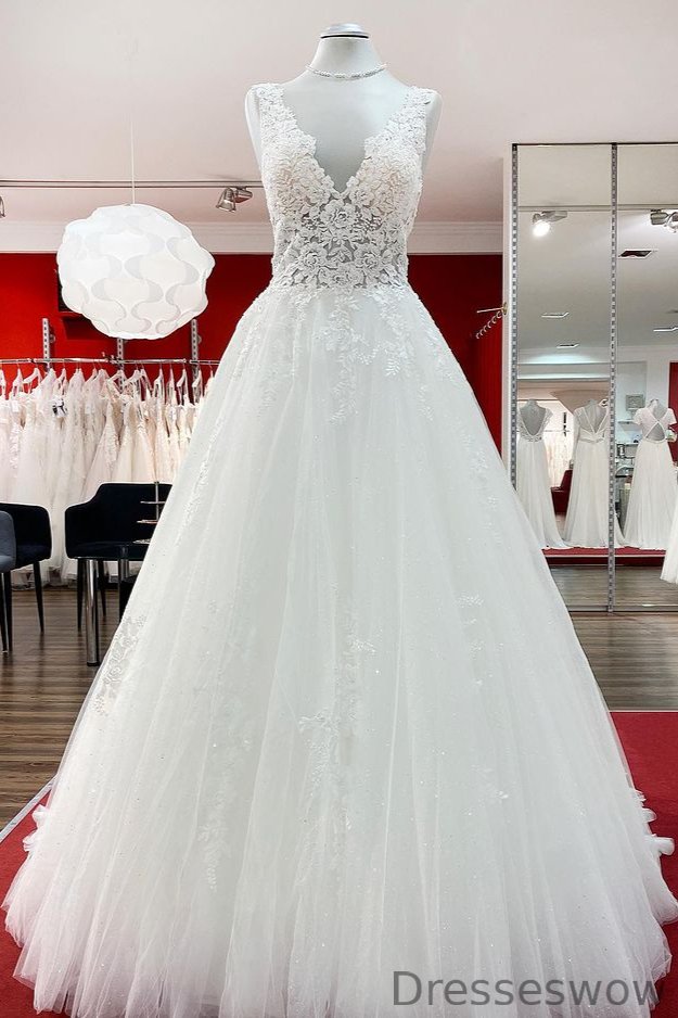 Dresseswow Long V-Neck Tulle Lace Eye-taking Wedding Dress With White Ruffles