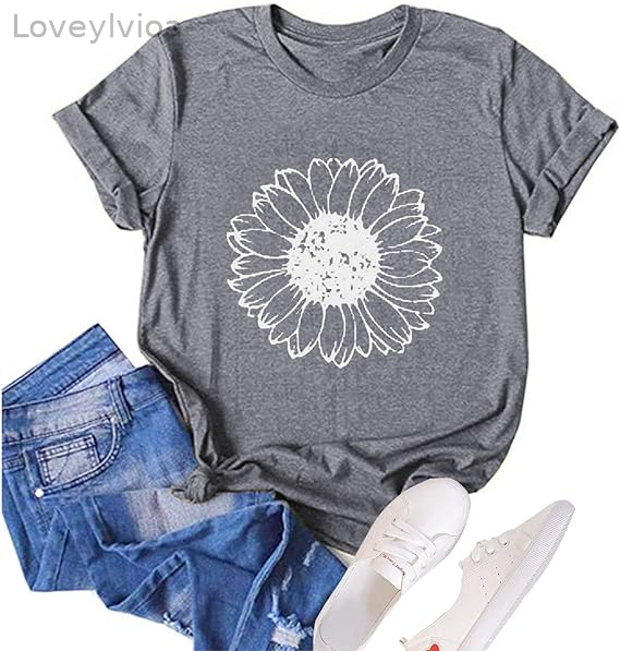 Cute and loose sunflower T-shirt, perfect for spring and summer