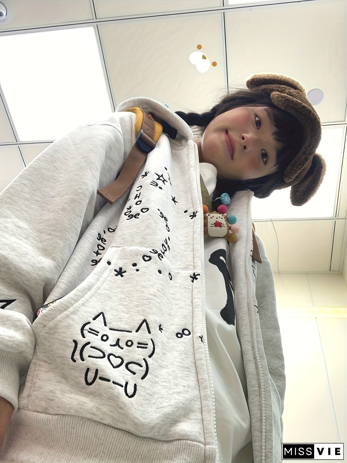 [Vintage Cat Hoodie] Soft Fleece-Lined Women's Light Gray Vintage Cat Embroidered Hoodie Jacket | Zip-Up, Loose Fit, Cute Cartoon Cats & Floral Design, Stretchy Polyester Blend, Machine Washable, Perfect for Casual Winter Outfits, Cat Lover Gifts