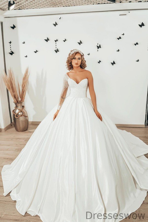 Dresseswow Fabulous Sweetheart Peals Ruffles Ball Gown Wedding Dress With Long Sleeve