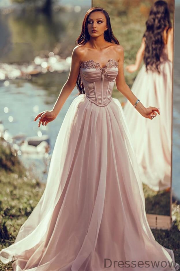 Dresseswow Sweetheart Tulle A-Line Princess Evening Dress With Appliques
